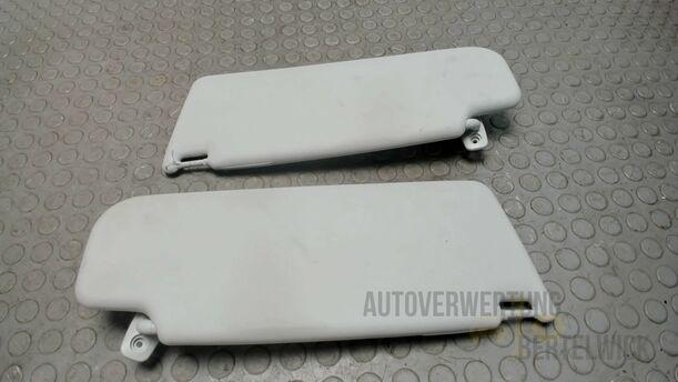 Foto: SONNENBLENDENPAAR eines VW Lupo 1.0 GL