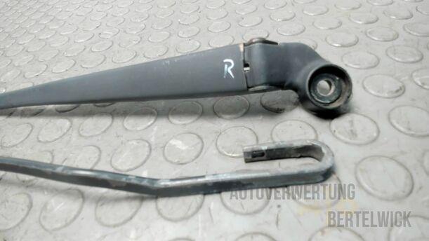 Foto: SCHEIBENWISCHERARME VORNE eines VW Lupo 1.0 GL