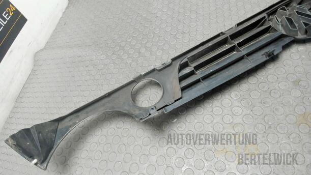 Foto: FRONTBLENDE / KÜHLERGRILL eines VW Lupo 1.0 GL