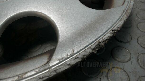 Foto: RADDECKEL / RADKAPPE 13 ZOLL eines VW Lupo 1.0 GL
