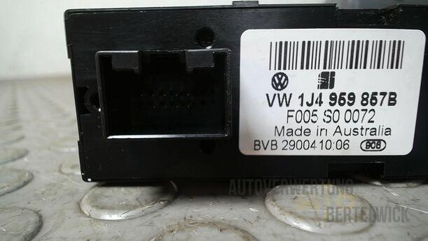 Foto: FENSTERHEBERSCHALTER eines VW Golf 1.4 GLX
