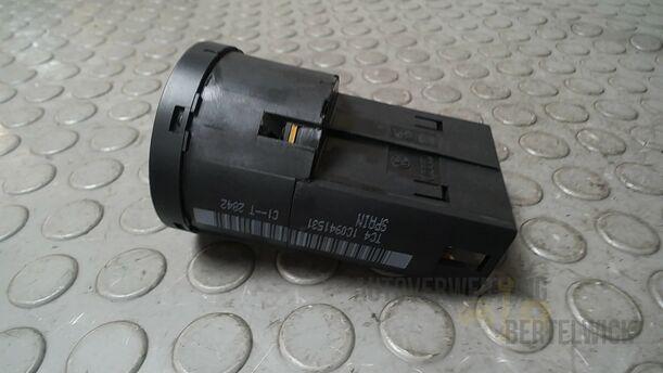 Foto: LICHTSCHALTER eines VW Golf 1.4 GLX