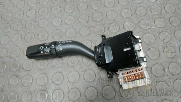 Foto: BLINKERSCHALTER / KOMBISCHALTER eines Mazda MPV 2.0 TD GLX