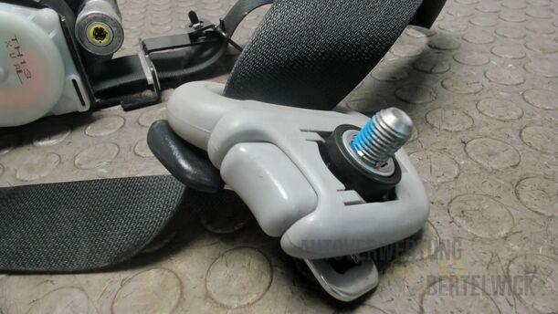 Foto: SICHERHEITSGURT VORNE LINKS eines Mazda MPV 2.0 TD GLX