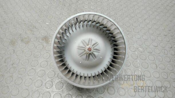 Foto: HEIZUNGSGEBLÄSE eines Mazda MPV 2.0 TD GLX