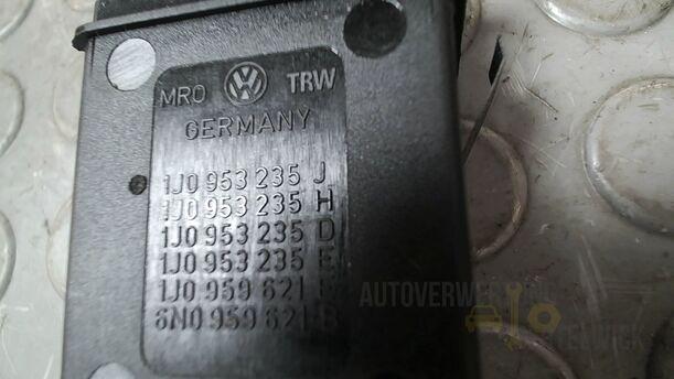 Foto: SCHALTER WARNBLINKANLAGE WARNBLINKSCHALTER eines VW Golf 1.4 GLX