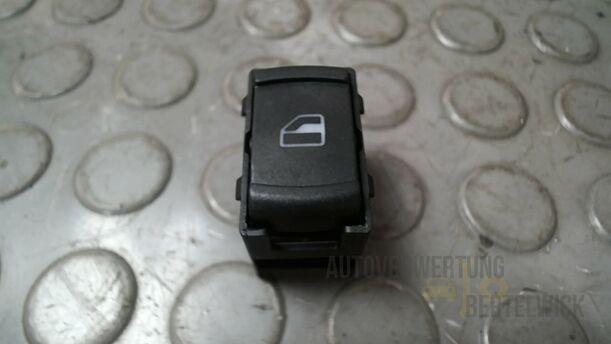 Foto: FENSTERHEBERSCHALTER eines VW Golf 1.4 GLX