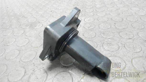 Foto: LUFTMASSENMESSER eines Mazda MPV 2.0 TD GLX