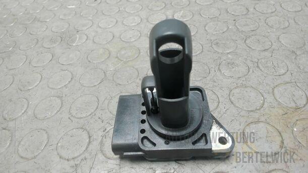Foto: LUFTMASSENMESSER eines Mazda MPV 2.0 TD GLX