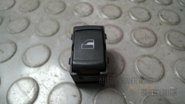 Foto: FENSTERHEBERSCHALTER eines VW Golf 1.4 GLX