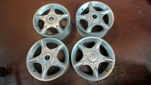 Foto: FELGENSATZ ALU ( DESIGN 5 STAR 83 ) 6,5 X 16 ET48 eines Mini (BMW) Mini Cooper S