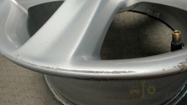 Foto: ALUFELGE SMR770A (7X17 ET55) eines Honda Civic 1.8i-VTEC
