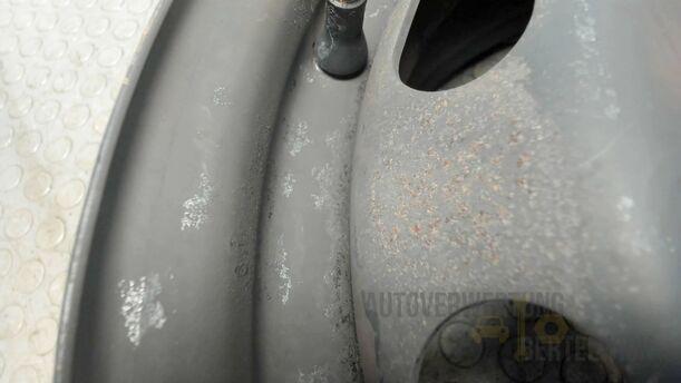 Foto: STAHLFELGE 6X15 ET38 eines VW Golf 1.4