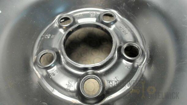 Foto: STAHLFELGE 6,5X16 ET42 eines VW Golf 1.4