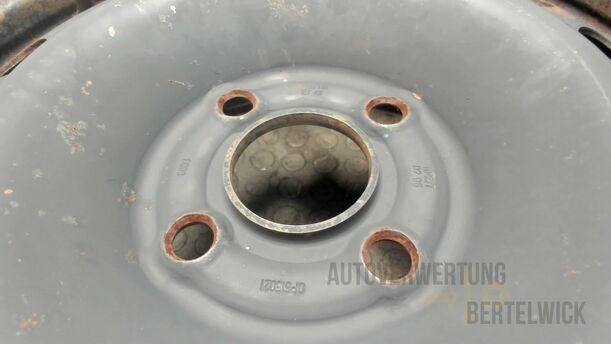 Foto: STAHLFELGE 6X15 ET43 ( 4 LOCH ) eines Opel Meriva 1.6 16V