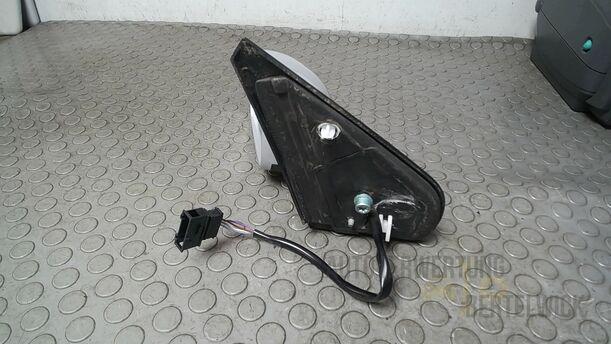 Foto: AUSSENSPIEGEL ELEKTRISCH VERSTELLBAR LINKS eines VW Golf 1.4