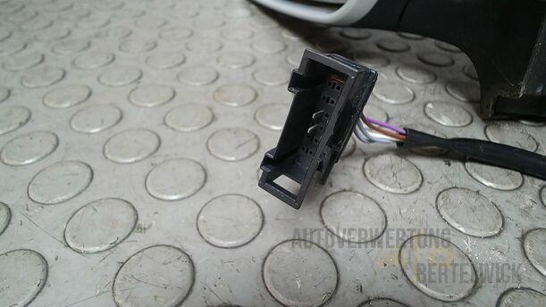 Foto: AUSSENSPIEGEL ELEKTRISCH VERSTELLBAR LINKS eines VW Golf 1.4