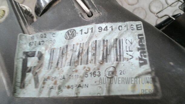 Foto: SCHEINWERFER RECHTS ( OHNE NEBELSCHEINWERFER ) eines VW Golf 1.4