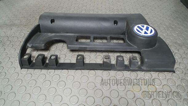 Foto: MOTORABDECKUNG/ MOTORVERSCHAHLUNG eines VW Golf 1.4