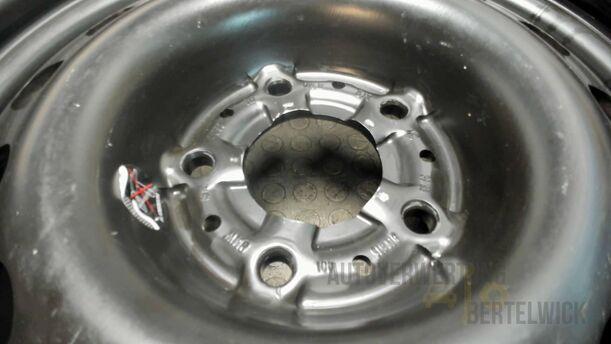 Foto: ALUFELGE (STAHLOPTIK) 6,5X15 eines BMW 523i touring