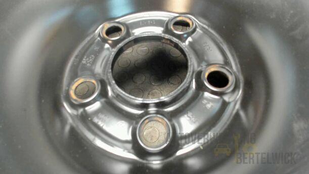 Foto: STAHLFELGE 6X15 ET38 eines VW Golf 1.4
