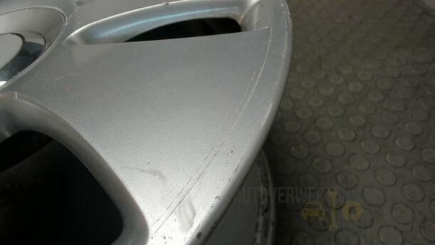 Foto: ALUFELGE 7X16 ET42 eines Audi A4 Avant 2.0 TDI