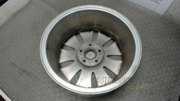 Foto: ALUFELGE 7X16 ET42 eines Audi A4 Avant 2.0 TDI