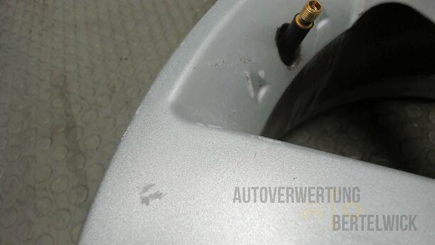 Foto: ALUFELGE 7X17 ET47 eines Opel Vectra 1.8