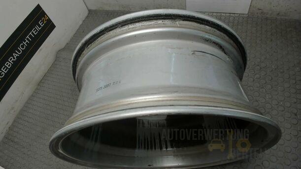 Foto: ALUFELGE 7X17 ET47 eines Opel Vectra 1.8