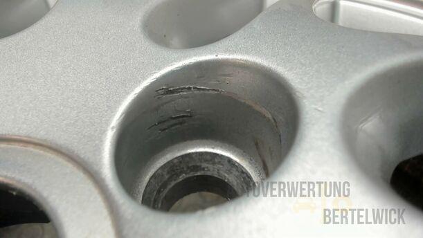 Foto: ALUFELGENSATZ 6X15 ET52,5 eines Ford Focus Ghia