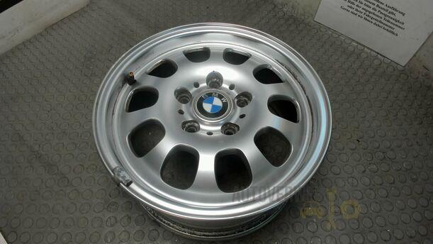 Foto: ALUFELGE 6,5X15 ET42 (BASTLER) eines BMW 316i Ghia
