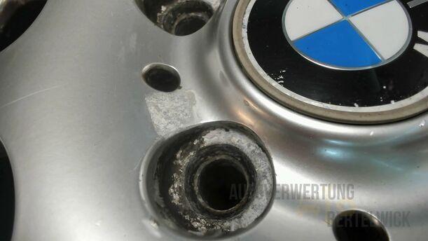 Foto: ALUFELGE 6,5X15 ET42 (BASTLER) eines BMW 316i Ghia
