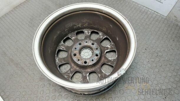 Foto: ALUFELGE 6,5X15 ET42 (BASTLER) eines BMW 316i Ghia