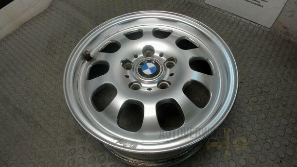 Foto: ALUFELGE 6,5X15 ET42 (BASTLER) eines BMW 316i Ghia