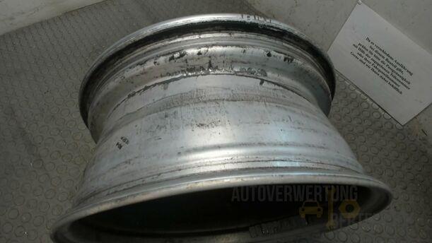 Foto: ALUFELGE 6,5X15 ET42 (BASTLER) eines BMW 316i Ghia