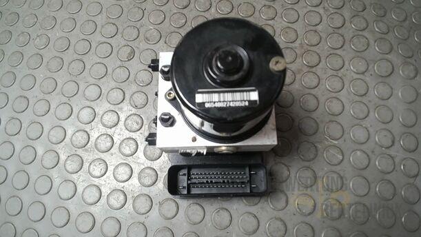 Foto: HAUPTBREMSAGGREGAT ABS/ ESP eines VW Golf 1.4 Ghia