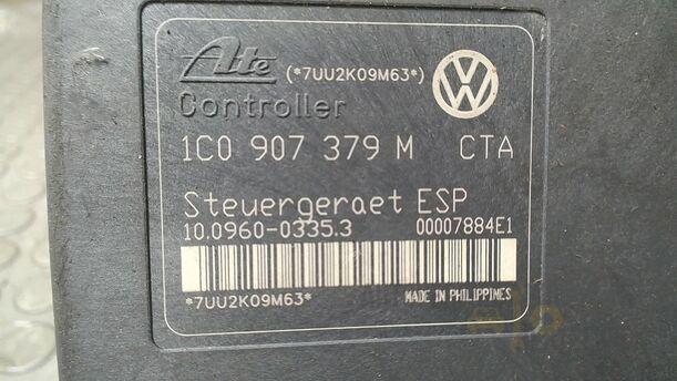 Foto: HAUPTBREMSAGGREGAT ABS/ ESP eines VW Golf 1.4 Ghia