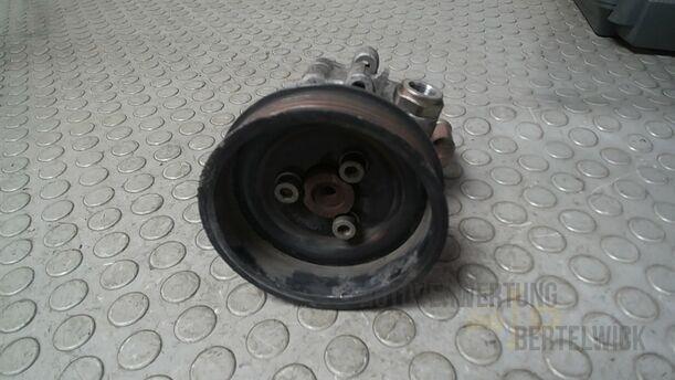 Foto: PUMPE SERVOLENKUNG/ SERVOPUMPE eines VW Golf 1.4 Ghia