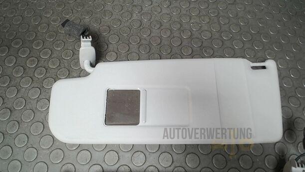 Foto: SONNENBELNDENPAAR ( FÜR BELEUCHTETE SPIEGEL ) eines VW Golf 1.4 Ghia