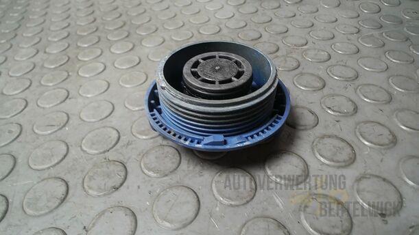 Foto: DECKEL AUSGLEICHSBEHÄLTER eines VW Golf 1.4 Ghia