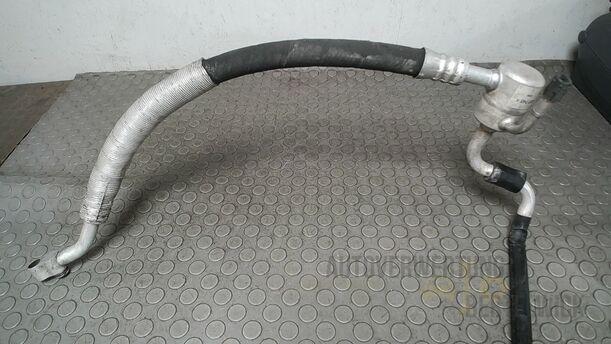 Foto: SCHLAUCH KOMPRESSOR/ VERDAMPFER eines VW Golf 1.4
