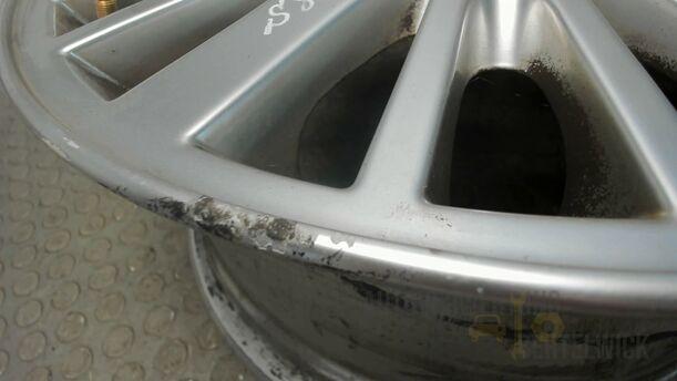 Foto: ALUFELGE 7X16 ET49 eines Volvo S80 2.5T