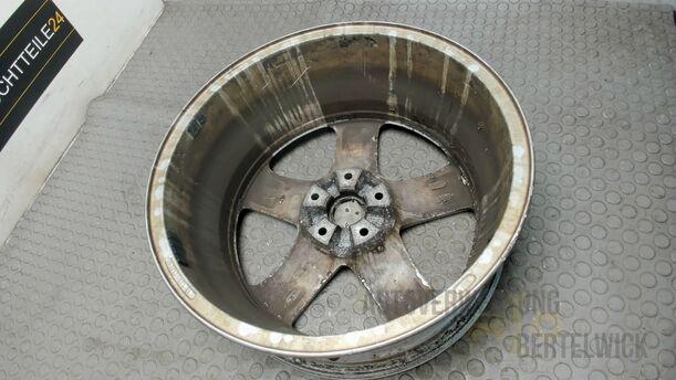 Foto: ALUFELGE 7X17 ET48 (COSMOS) eines Peugeot 407 140