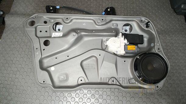 Foto: FENSTERHEBER ELEKTRISCH VORN LINKS ( 4/5 TÜRER ) eines VW Golf 1.4