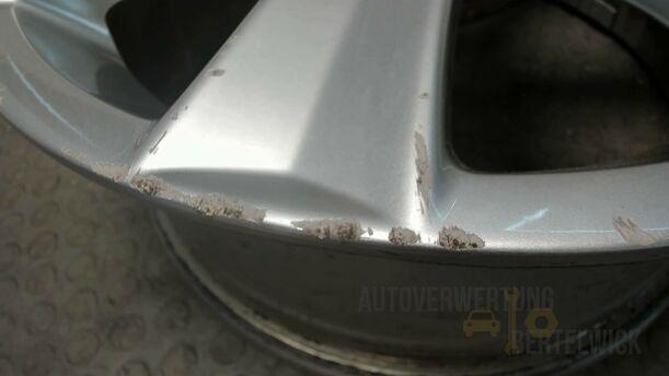Foto: ALUFELGE 6X16 ET27 eines Peugeot 207 SW 110 HDi FAP (Blue Lion)