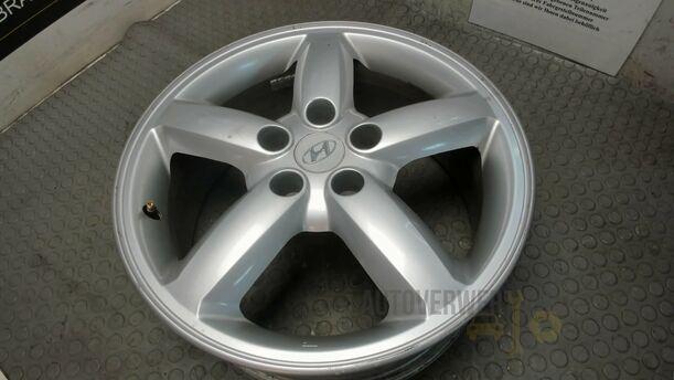 Foto: ALUFELGE 7X17 ET50 eines Hyundai Santa Fe 2.2 CRDi 4WD Trendline