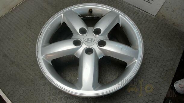 Foto: ALUFELGE 7X17 ET50 eines Hyundai Santa Fe 2.2 CRDi 4WD Trendline