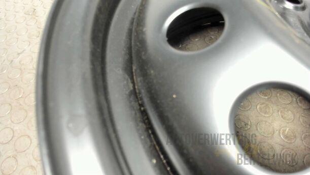 Foto: STAHLFELGE 6X15 ET52,5 eines Ford Focus