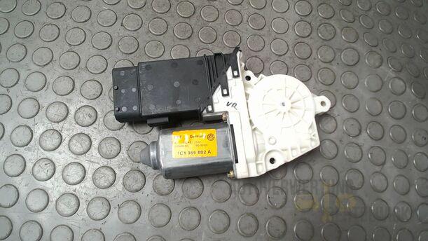 Foto: FENSTERHEBERMOTOR VORN RECHTS eines VW Golf 1.4