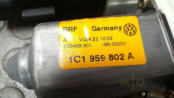 Foto: FENSTERHEBERMOTOR VORN RECHTS eines VW Golf 1.4